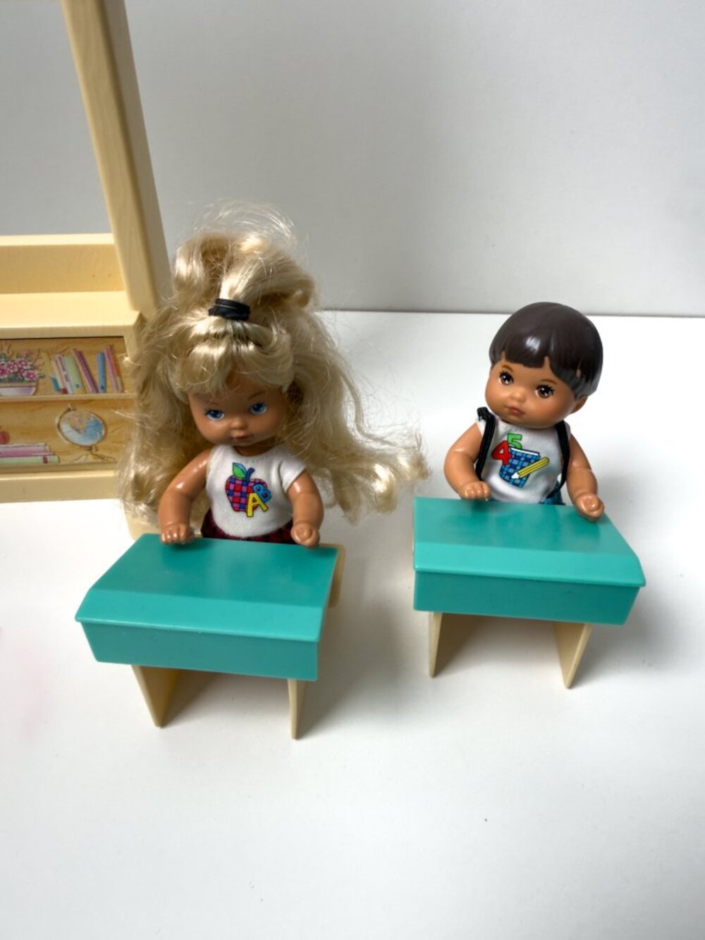 Vintage 1995 Mattel Teacher Barbie Playset with 3 Dolls 90s Collectable Lot - Picture 2 of 13